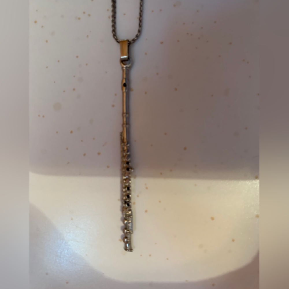 Sterling silver- flute necklace- 1980’s! Must sell! Perfect condition! - Picture 4 of 6